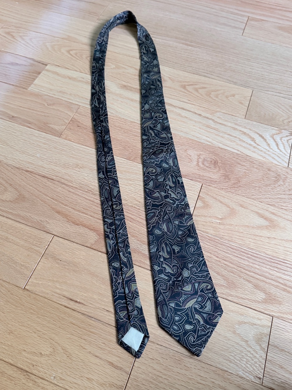 Vintage Men's Black Paisley Pure Silk Tie